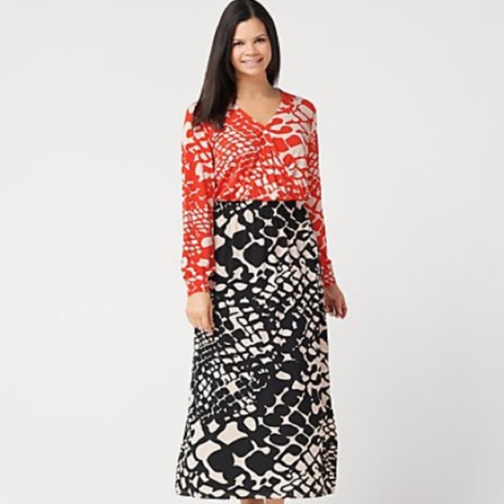Jet setter long-Sleeve knot maxi dress